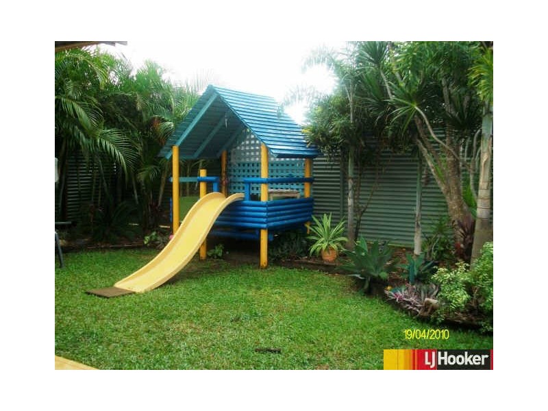 17 Crane Street, Slade Point QLD 4740