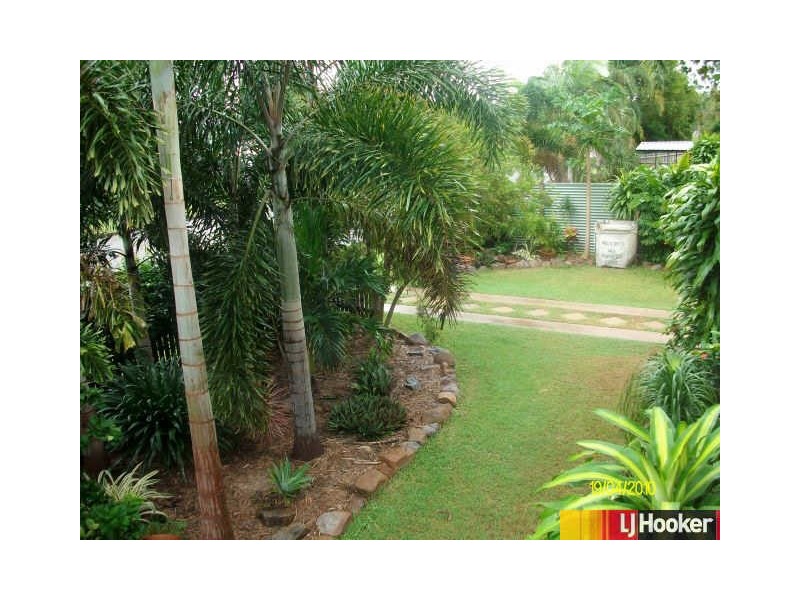 17 Crane Street, Slade Point QLD 4740