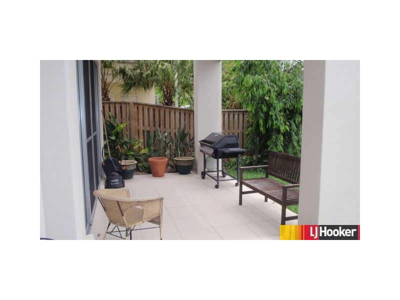 9/2 Belangason Way, Shoal Point QLD 4750
