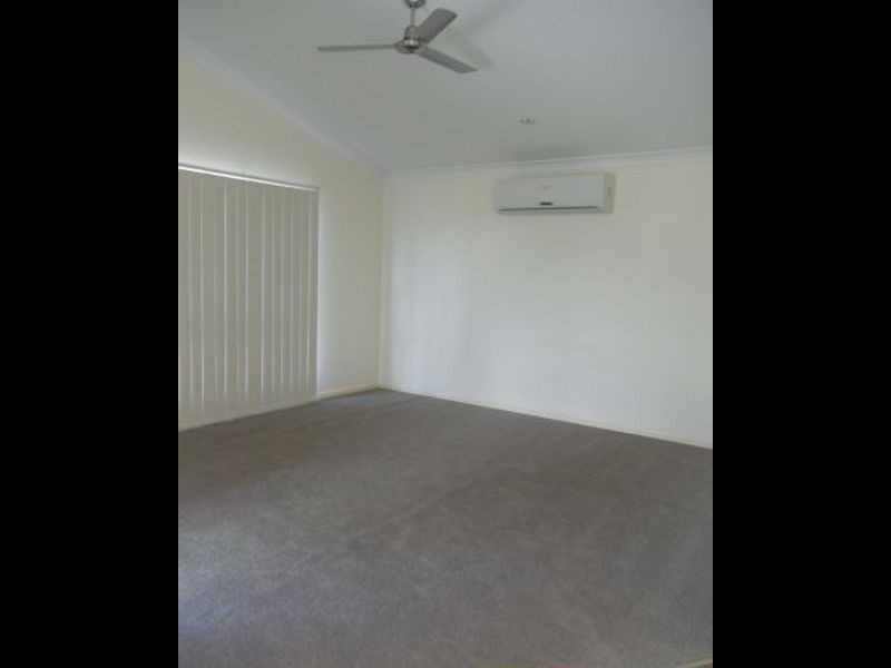 16 Coogee Terrace, Blacks Beach QLD 4740