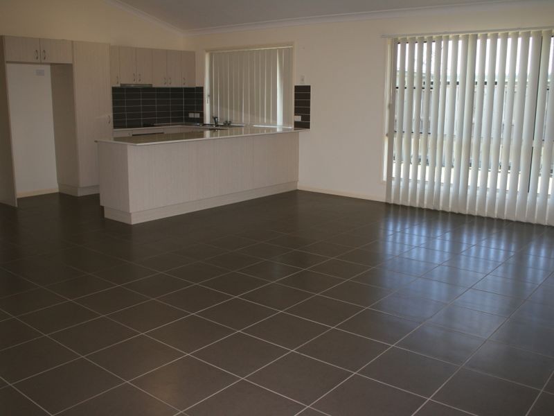 16 Coogee Terrace, Blacks Beach QLD 4740