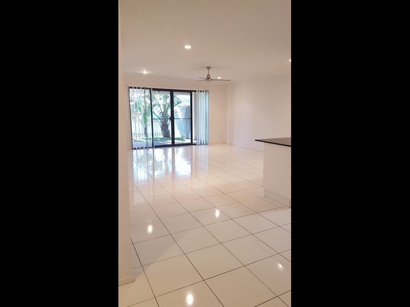 2/72 Whitehaven Drive, Eimeo QLD 4740