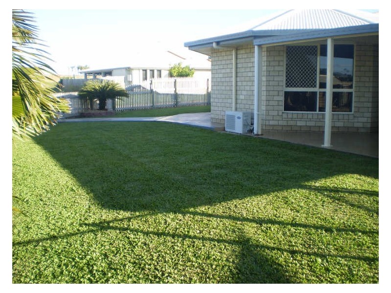 18 Dustwill Street, Eimeo QLD 4740