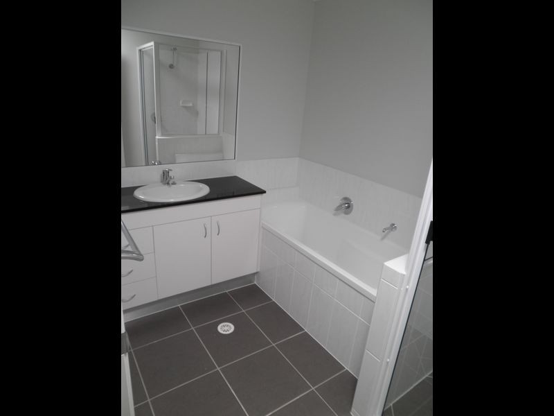 77 Whitehaven Drive, Blacks Beach QLD 4740