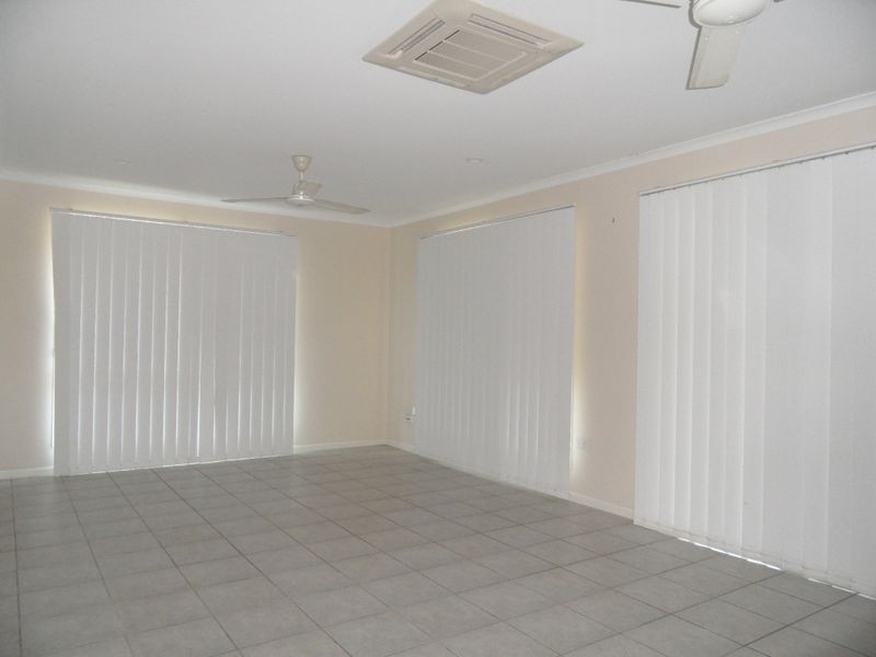 35 Wing Crescent, Glenella QLD 4740