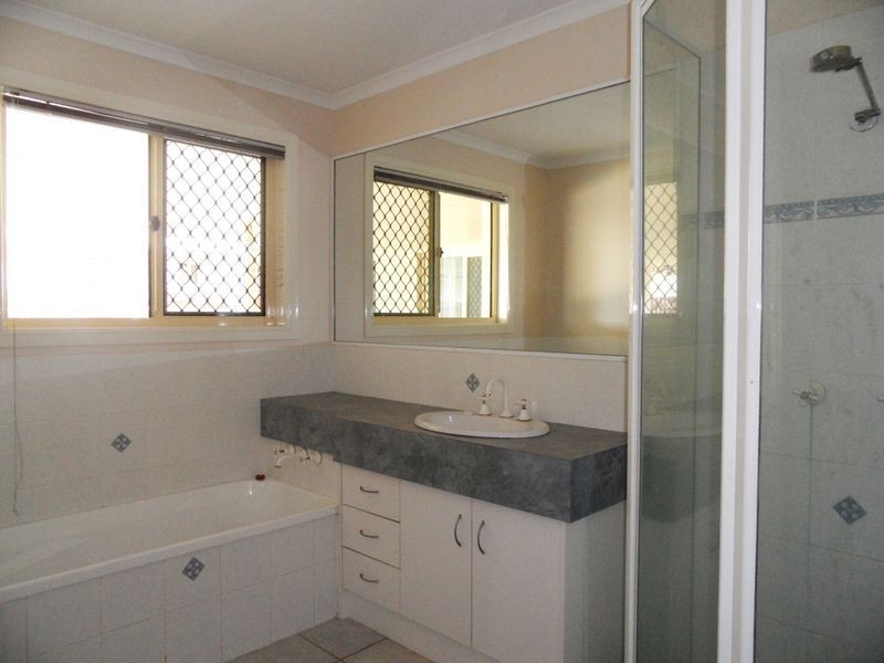 35 Wing Crescent, Glenella QLD 4740