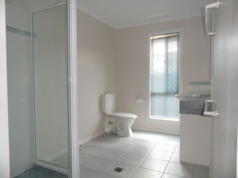 35 Wing Crescent, Glenella QLD 4740