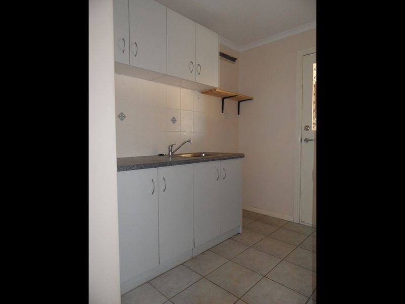 35 Wing Crescent, Glenella QLD 4740