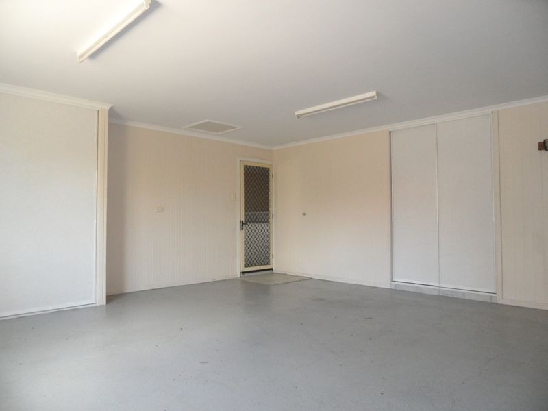 35 Wing Crescent, Glenella QLD 4740