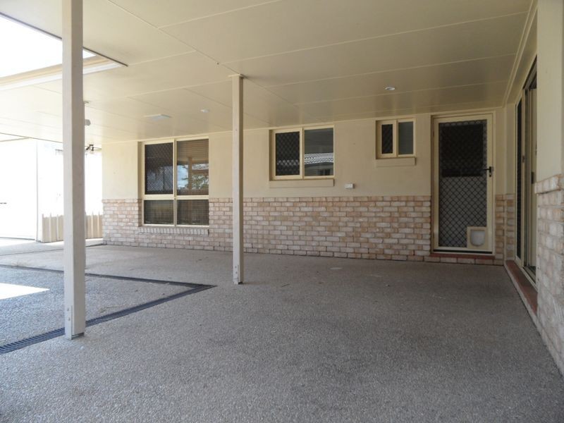 35 Wing Crescent, Glenella QLD 4740