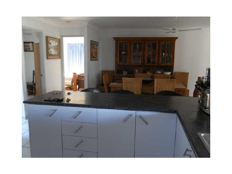 3 Hillcrest Street, Eimeo QLD 4740