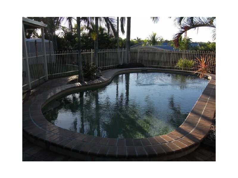 3 Hillcrest Street, Eimeo QLD 4740