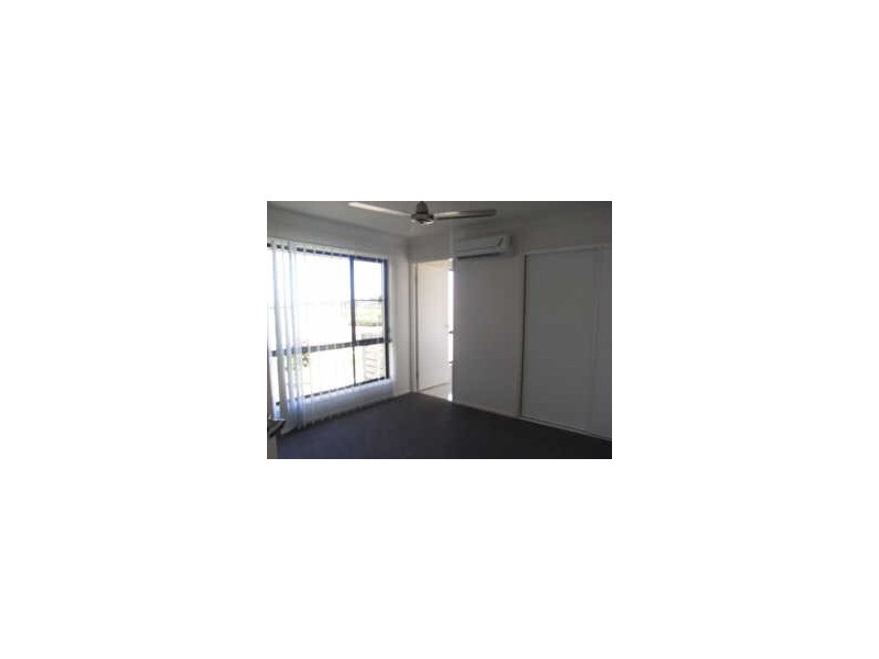 2/101 Whitehaven Drive, Eimeo QLD 4740
