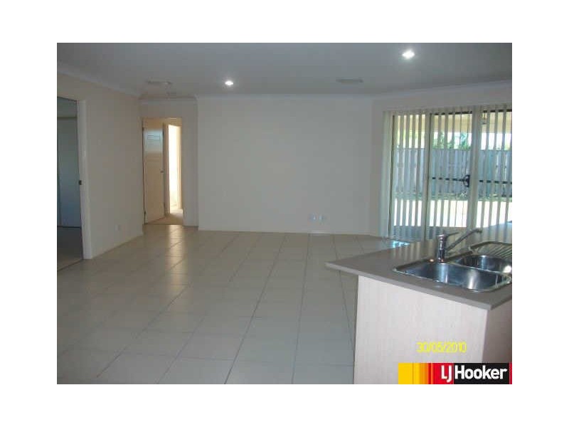 30 Whitehaven Drive, Eimeo QLD 4740