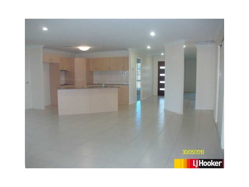 30 Whitehaven Drive, Eimeo QLD 4740