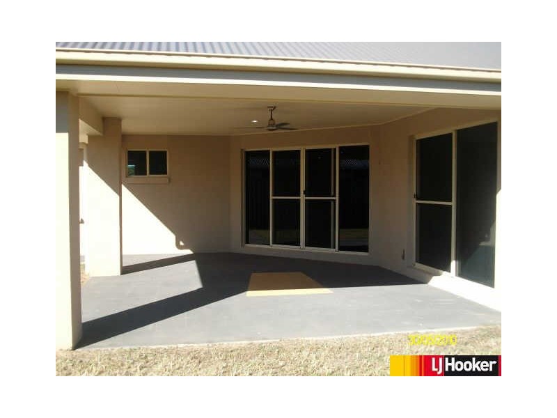 30 Whitehaven Drive, Eimeo QLD 4740