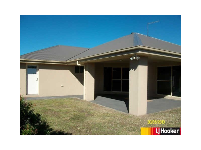 30 Whitehaven Drive, Eimeo QLD 4740