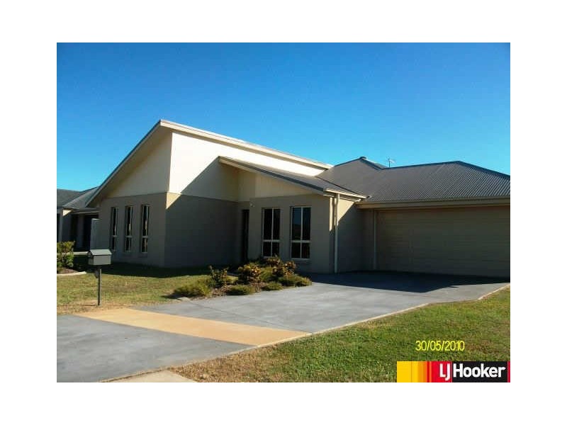 30 Whitehaven Drive, Eimeo QLD 4740