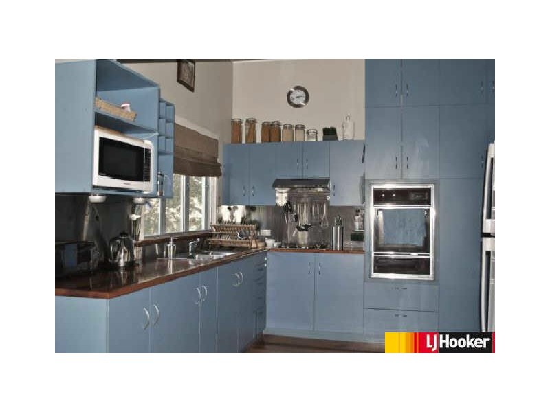 8 Perkins Street, North Mackay QLD 4740