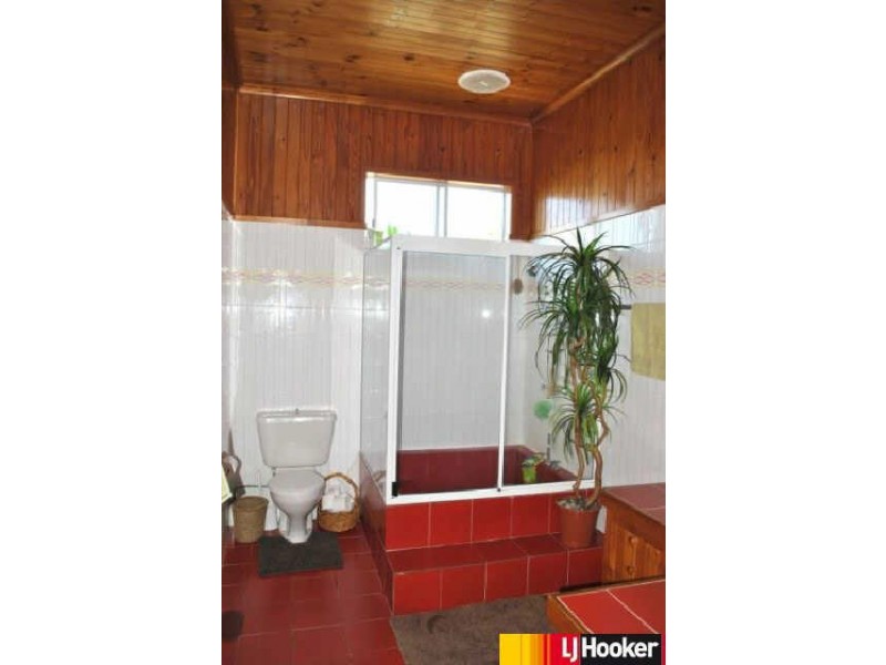 8 Perkins Street, North Mackay QLD 4740