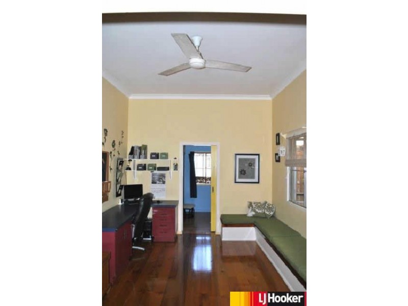 8 Perkins Street, North Mackay QLD 4740