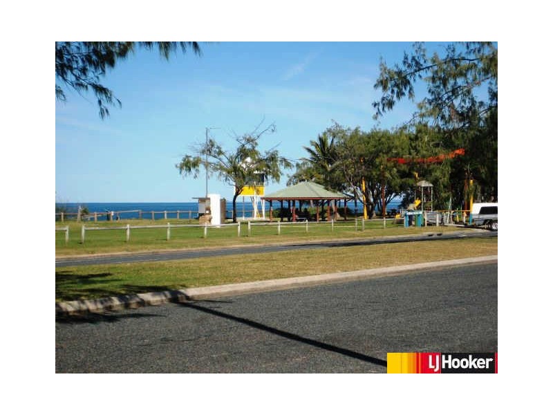 40 Pacific Esplanade, Slade Point QLD 4740