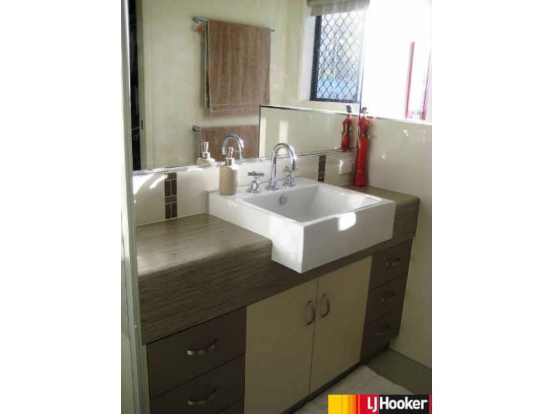 3 Sharp Street, Rural View QLD 4740