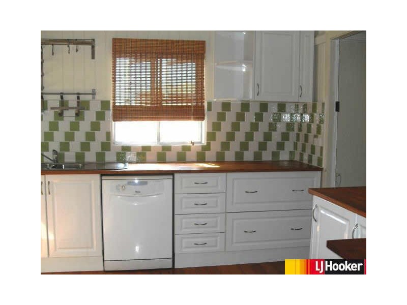 30 Mackenzie Street, West Mackay QLD 4740