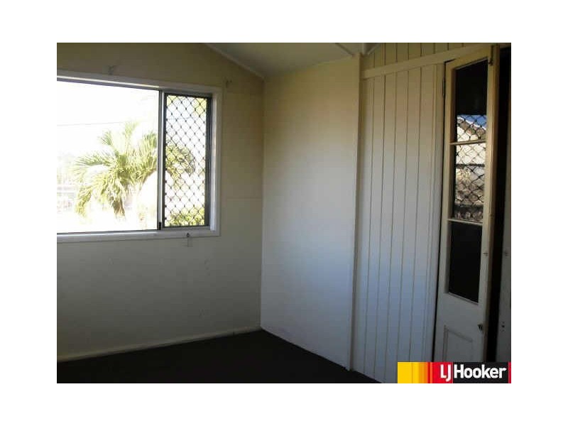 30 Mackenzie Street, West Mackay QLD 4740