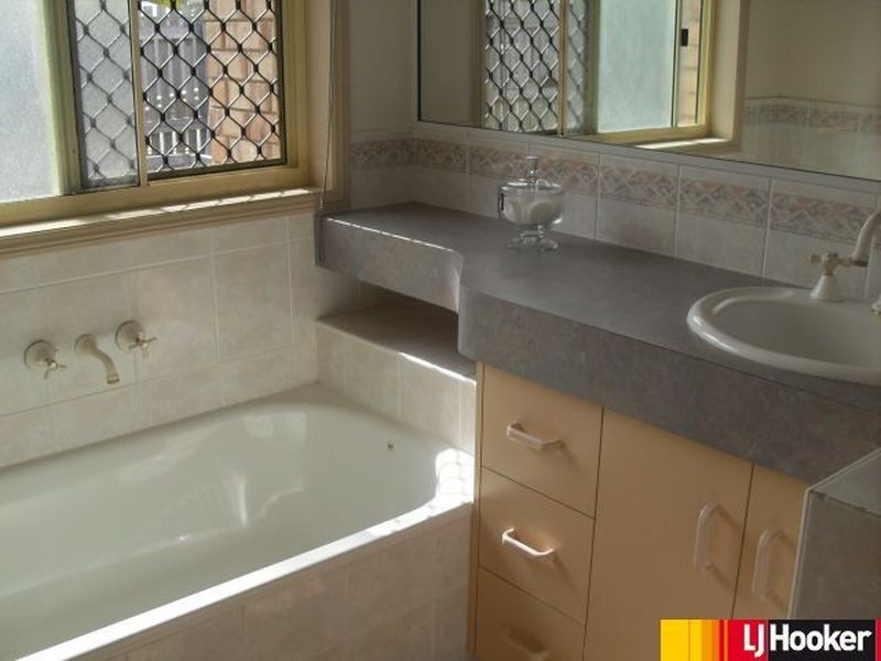 2 Cuthbert Court, Slade Point QLD 4740