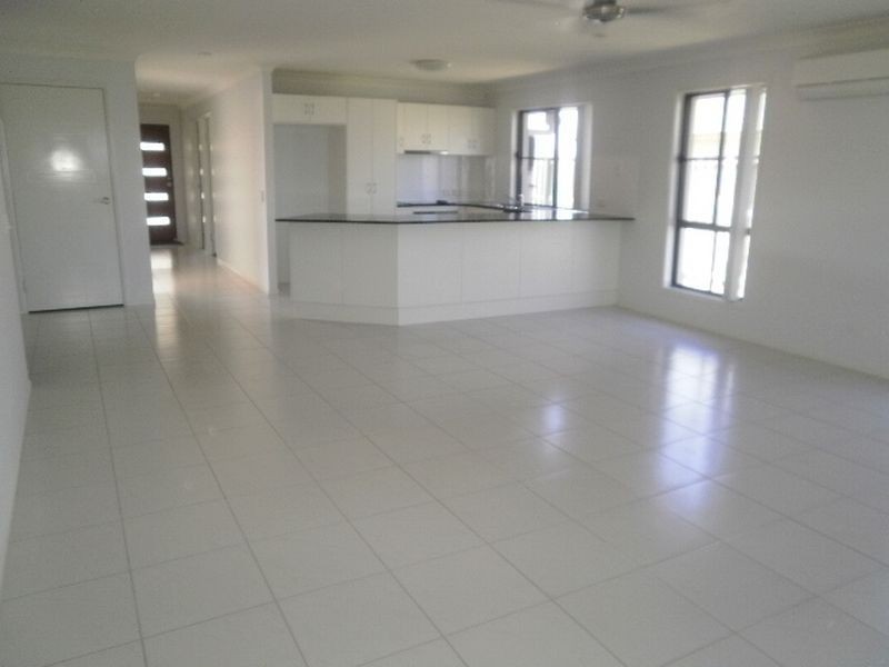 1/70 Whitehaven Drive, Blacks Beach QLD 4740