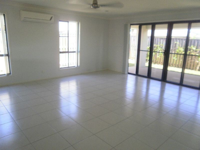 1/70 Whitehaven Drive, Blacks Beach QLD 4740