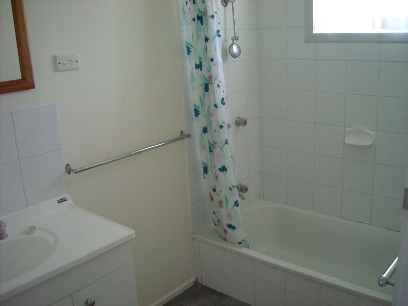 1/2 Graham Court, Mount Pleasant QLD 4740