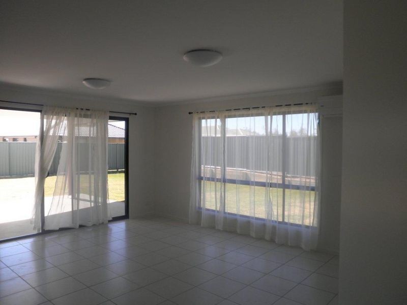 76 Utah Drive, Moranbah QLD 4744