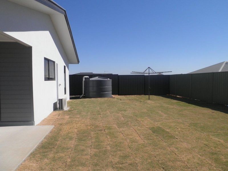76 Utah Drive, Moranbah QLD 4744