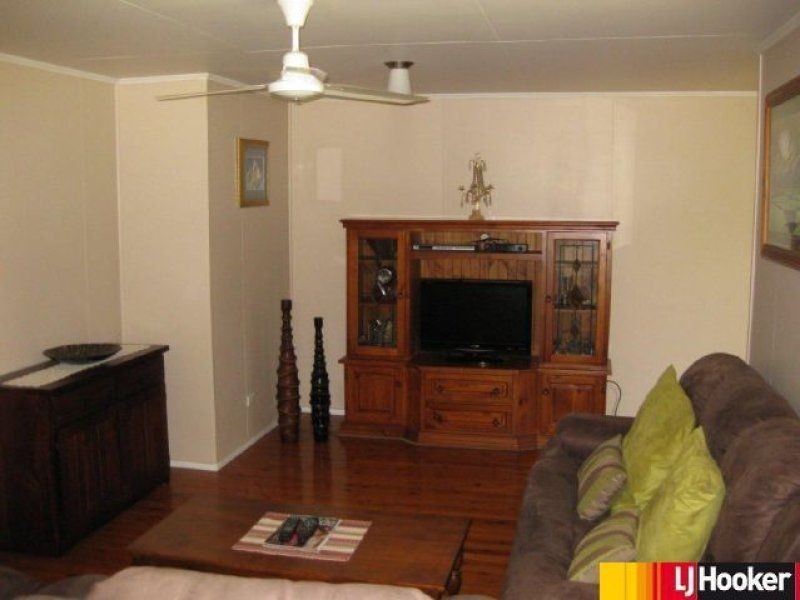 4 Harris Court, Moranbah QLD 4744
