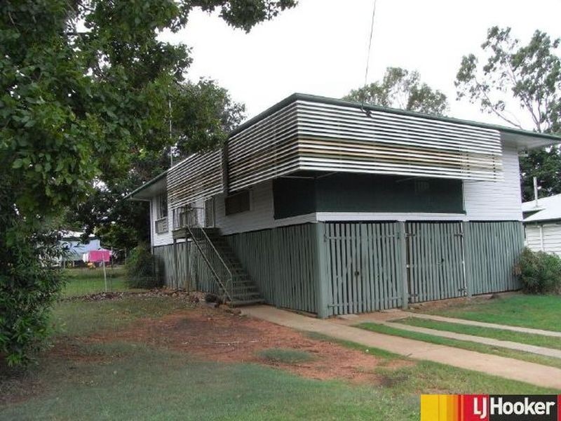 33 Leslie Drive, Moranbah QLD 4744