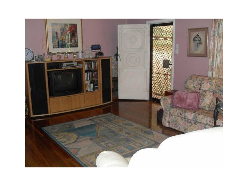 19 Barton Street, West Mackay QLD 4740