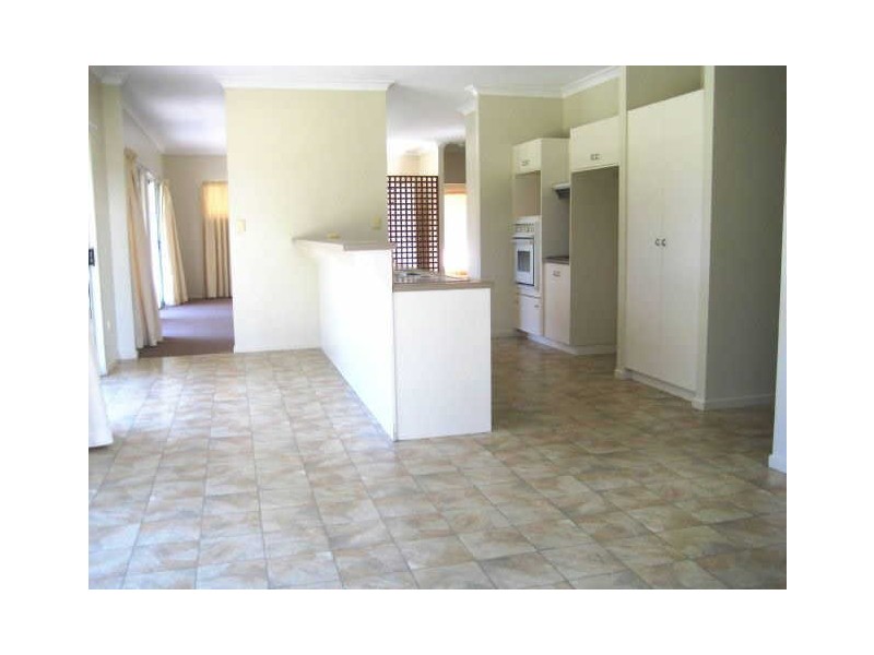 8 Rhonda Court, Andergrove QLD 4740