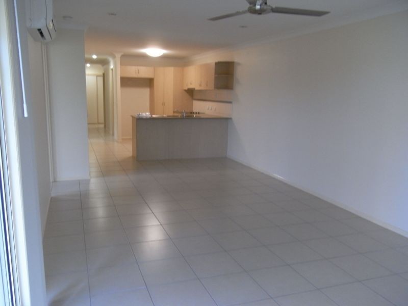 1/23 Whitehaven Drive, Blacks Beach QLD 4740