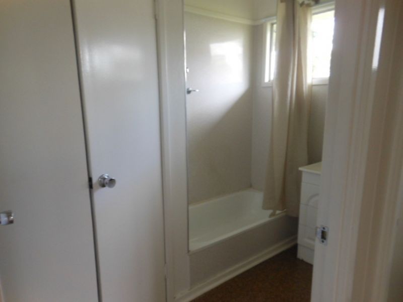 4 Rose Street, Moranbah QLD 4744