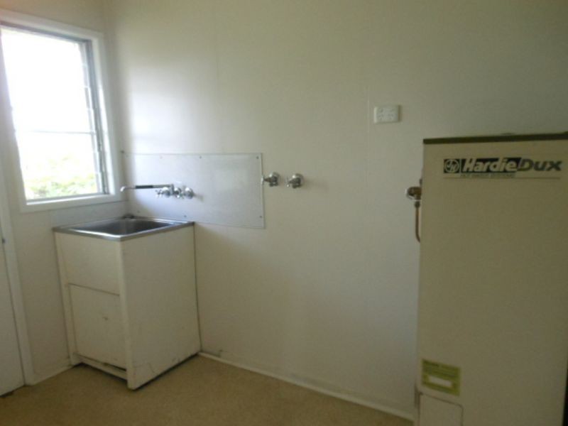 4 Rose Street, Moranbah QLD 4744