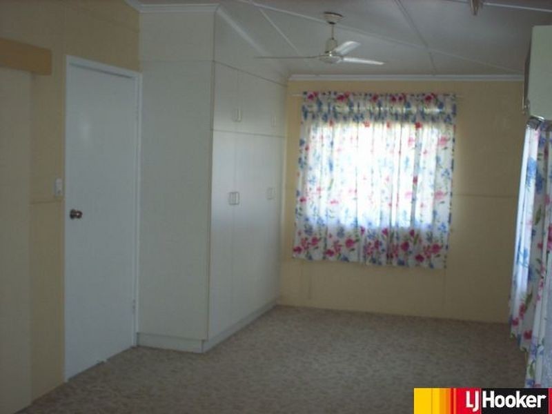 8 Mackenzie Street, West Mackay QLD 4740