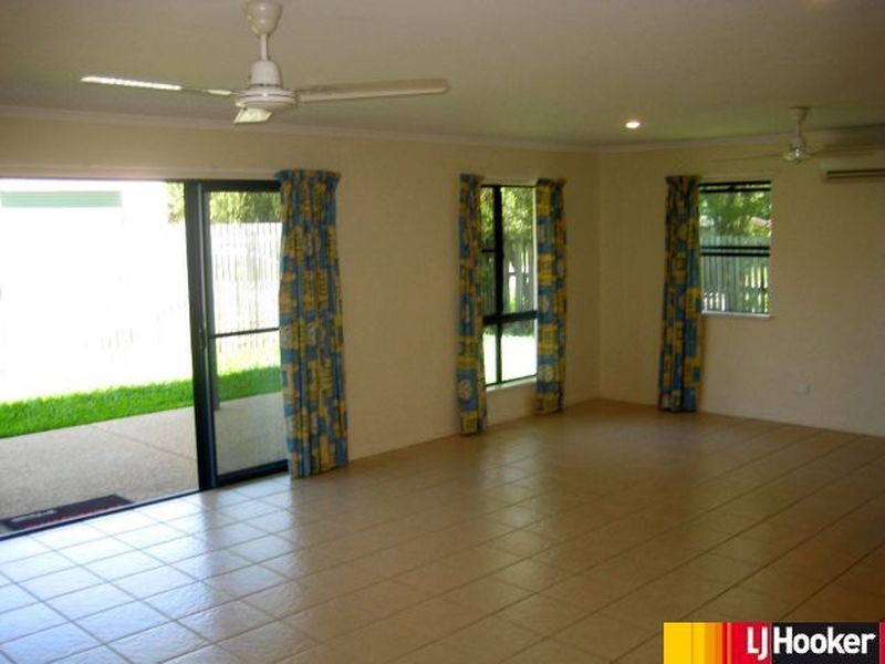 13 Seacove Court, Eimeo QLD 4740