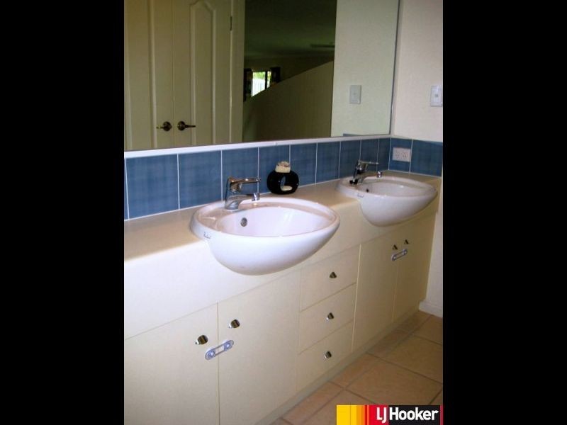 13 Seacove Court, Eimeo QLD 4740