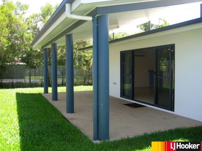 13 Seacove Court, Eimeo QLD 4740