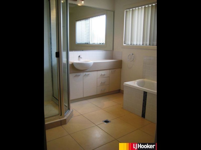 24 Seafarer Court, Blacks Beach QLD 4740