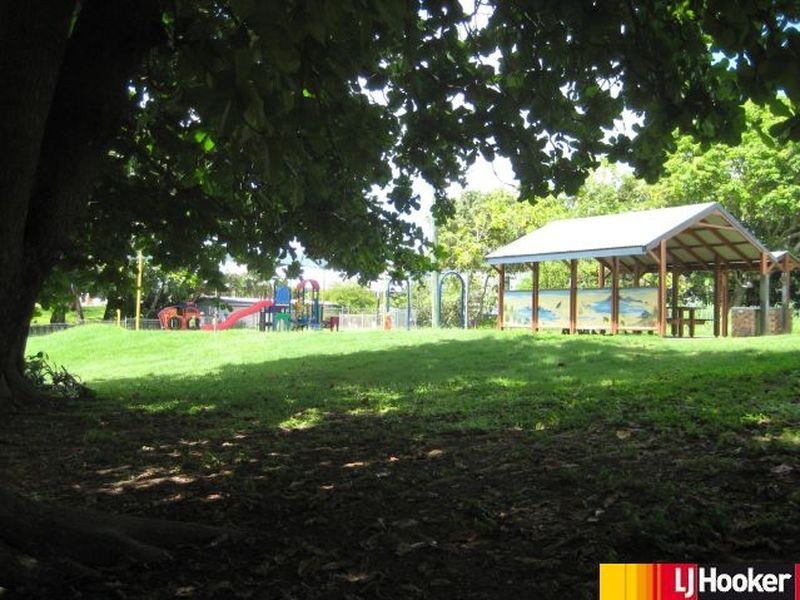 33 Morris Street, Campwin Beach QLD 4737