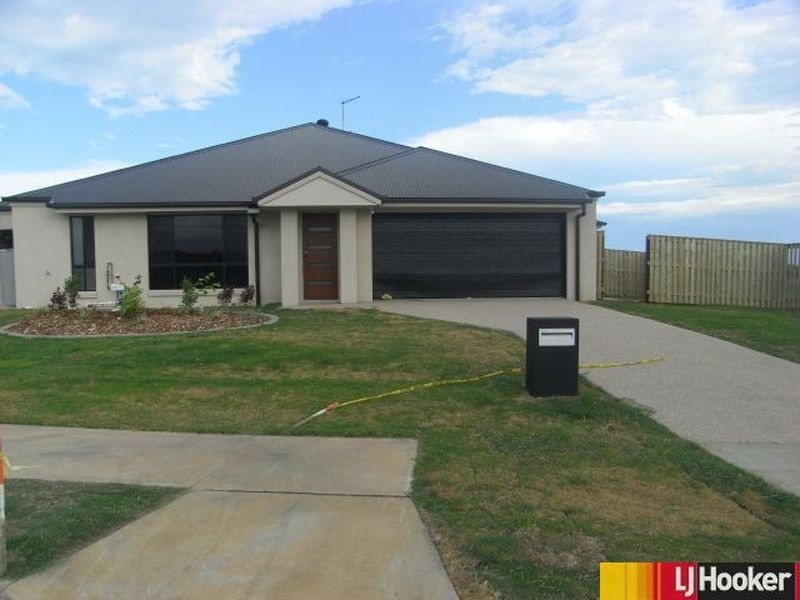 2/101 Whitehaven Drive, Blacks Beach QLD 4740