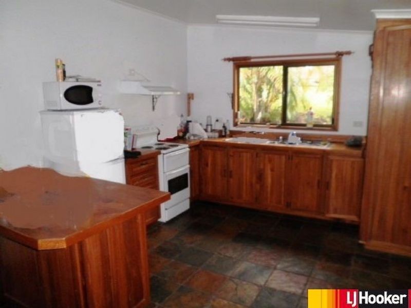 13 Hill End Road, Glenella QLD 4740